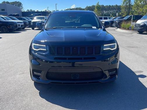 Diamond Black Crystal Pearlcoat 2017 Jeep Grand Cherokee SRT