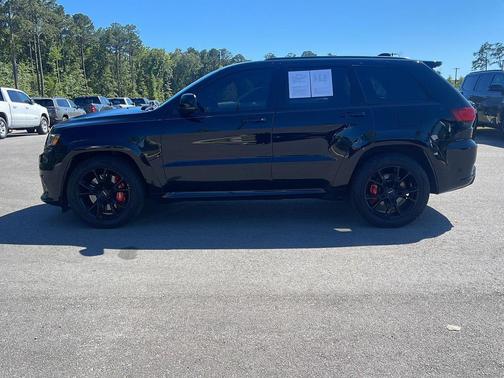 Diamond Black Crystal Pearlcoat 2017 Jeep Grand Cherokee SRT