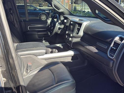 2022 RAM 2500 Big Horn Crew Cab 4x4 6'4' Box