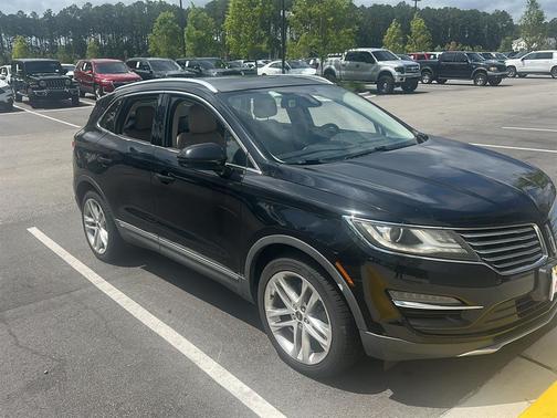 DIAMOND BLACK METALLIC 2017 Lincoln MKC Reserve