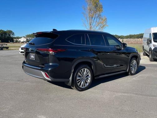 2024 Toyota Highlander Platinum