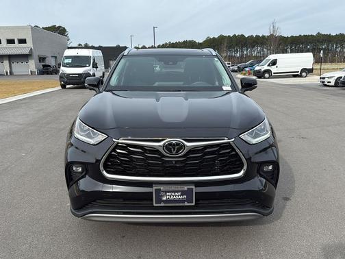 2024 Toyota Highlander Platinum