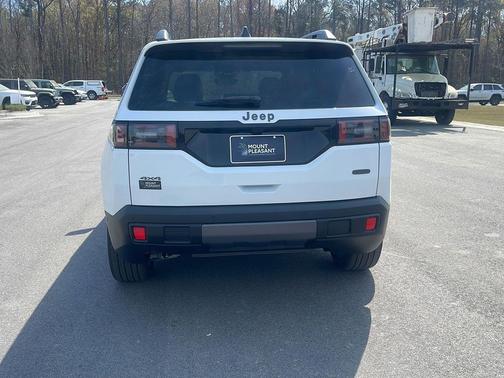 Bright White Clearcoat 2026 Jeep Cherokee Overland