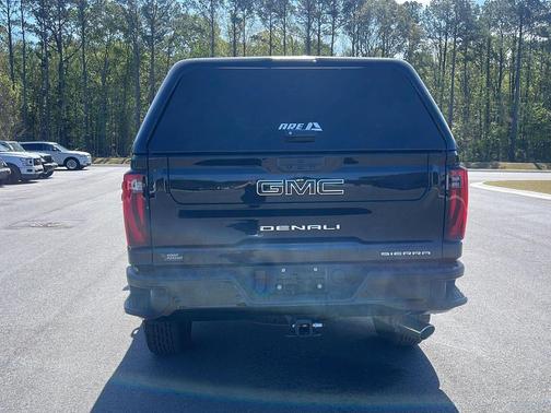 Onyx Black 2024 GMC Sierra 2500 Denali