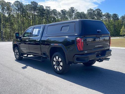 Onyx Black 2024 GMC Sierra 2500 Denali