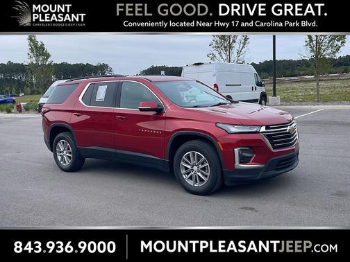 Radiant Red Tintcoat 2023 Chevrolet Traverse LT Leather