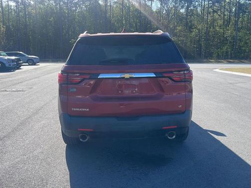 Radiant Red Tintcoat 2023 Chevrolet Traverse LT Leather