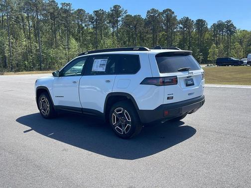Bright White Clearcoat 2026 Jeep Cherokee Laredo 4x4