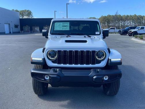 Bright White Clearcoat 2026 Jeep Gladiator Sport S
