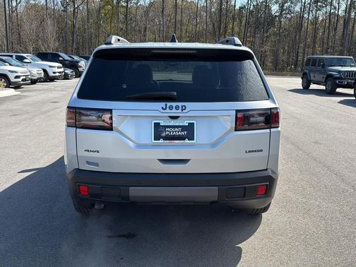 Silver Zynith Clearcoat 2026 Jeep Cherokee Laredo 4x4