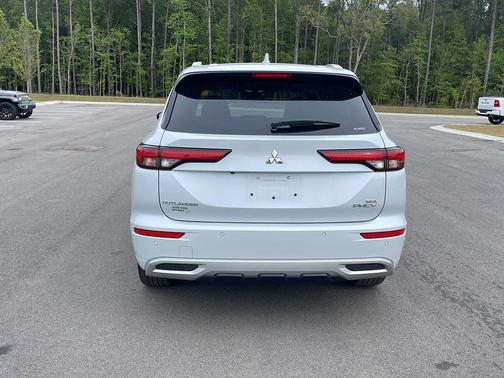2025 Mitsubishi Outlander PHEV SEL