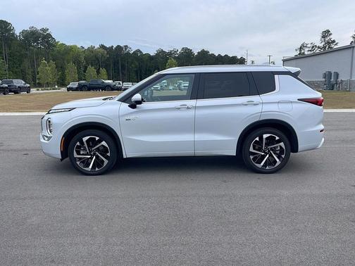 2025 Mitsubishi Outlander PHEV SEL