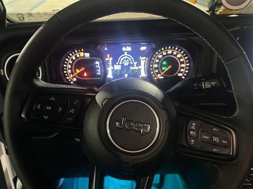 2025 Jeep Gladiator High Tide