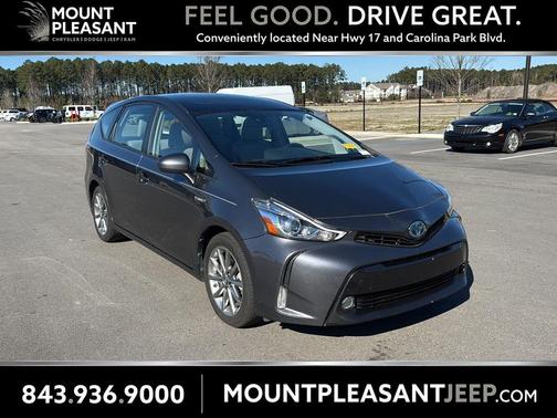 2017 Toyota Prius v Five