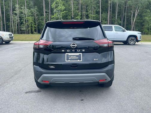 Super Black 2023 Nissan Rogue SV