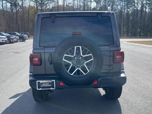 2026 Jeep Wrangler 4-Door Sahara 4x4