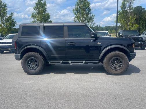 Shadow Black 2024 Ford Bronco Wildtrak