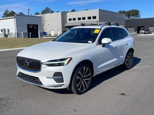 2023 Volvo XC60 B5 Ultimate Bright Theme
