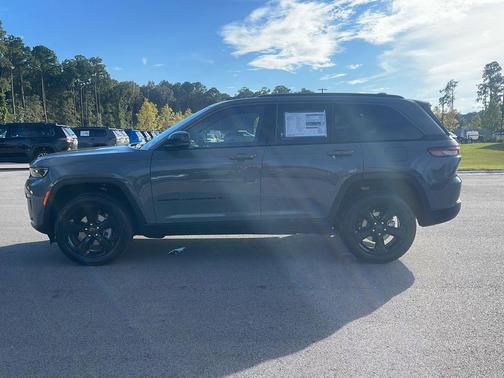 Sting-Gray Clearcoat 2027 Jeep Grand Cherokee Limited