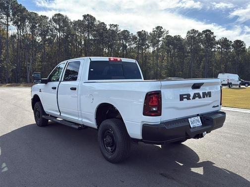 2026 RAM 2500 Tradesman Crew Cab 4x4 6'4' Box