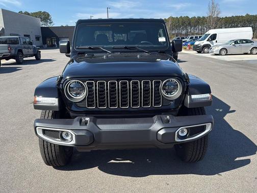 2026 Jeep Gladiator Sahara 4x4