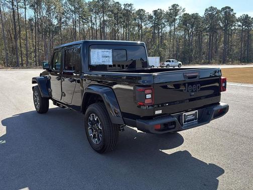 2026 Jeep Gladiator Sahara 4x4