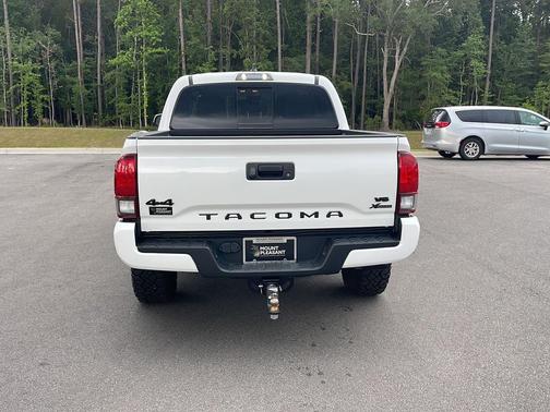 Ice Cap 2023 Toyota Tacoma SR5