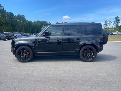 Santorini Black Metallic 2024 Land Rover Defender 110 P400 X