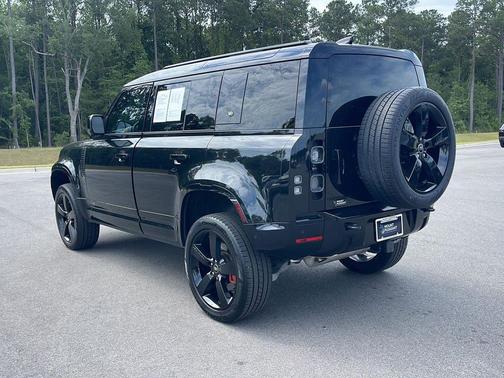 Santorini Black Metallic 2024 Land Rover Defender 110 P400 X