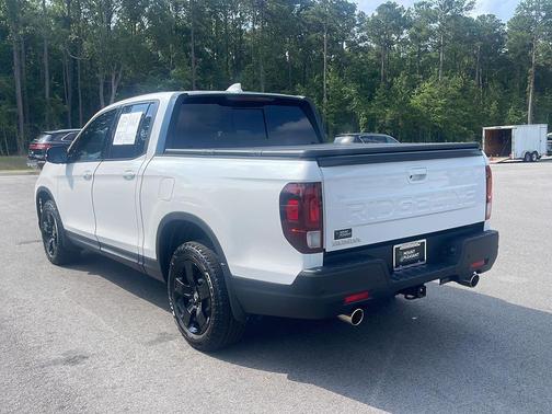 Platinum White Pearl 2025 Honda Ridgeline Black