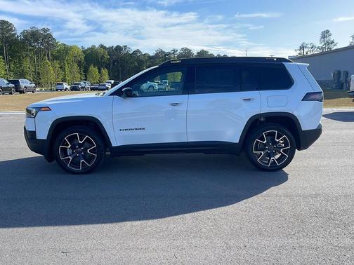 Bright White Clearcoat 2026 Jeep Cherokee Overland
