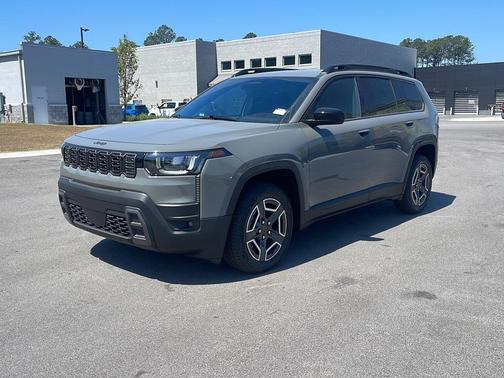 Sting-Gray Clearcoat 2026 Jeep Cherokee Laredo 4x4