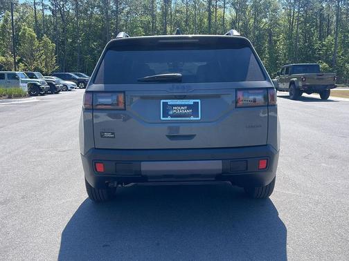 Sting-Gray Clearcoat 2026 Jeep Cherokee Laredo 4x4