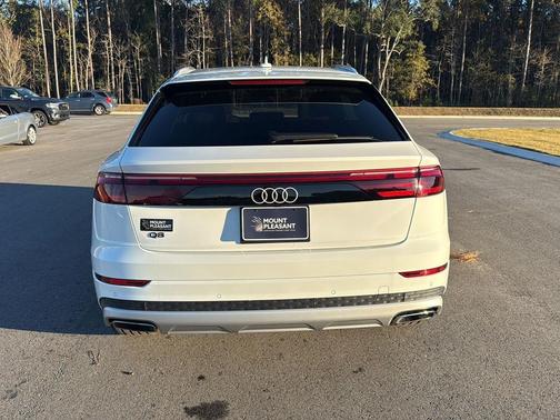 2024 Audi Q8 55 Premium