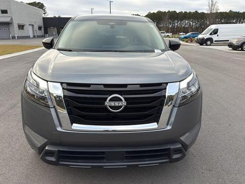 2024 Nissan Pathfinder S 4WD