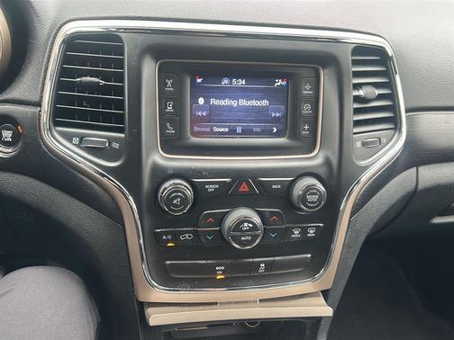 Granite Crystal Metallic Clearcoat 2014 Jeep Grand Cherokee Laredo