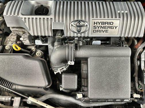 2013 Toyota Prius v Five