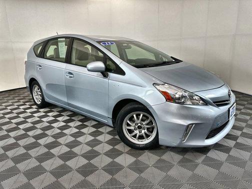 2013 Toyota Prius v Five