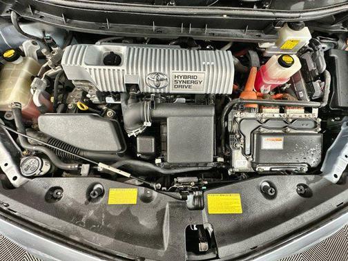 2013 Toyota Prius v Five