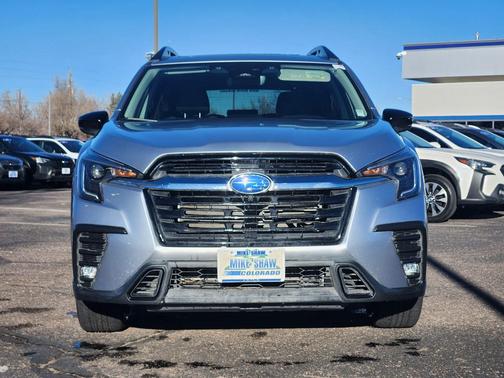 Ice Silver Metallic 2025 Subaru Ascent Limited 8-Passenger
