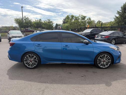 Sporty Blue 2022 Kia Forte GT