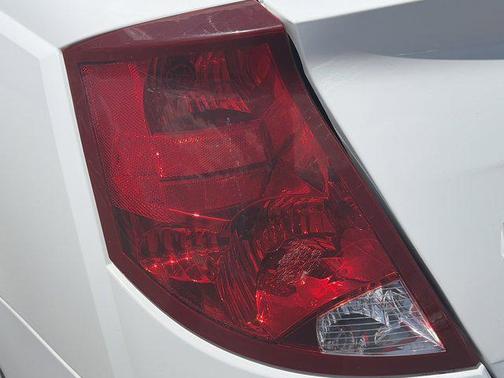 Polar White 2007 Saturn Ion 2