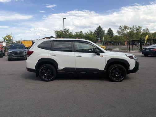 Crystal White Pearl 2022 Subaru Forester Wilderness