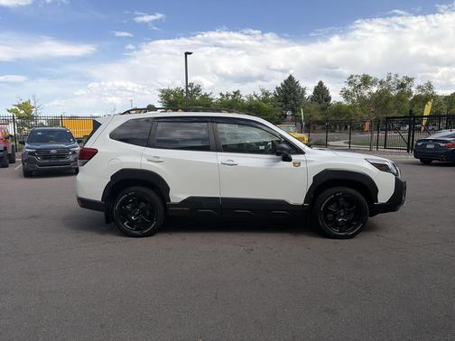 Crystal White Pearl 2022 Subaru Forester Wilderness