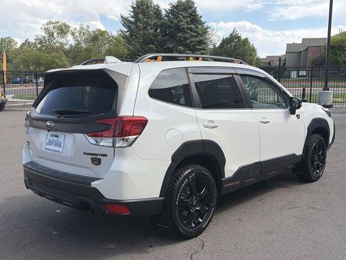 Crystal White Pearl 2022 Subaru Forester Wilderness