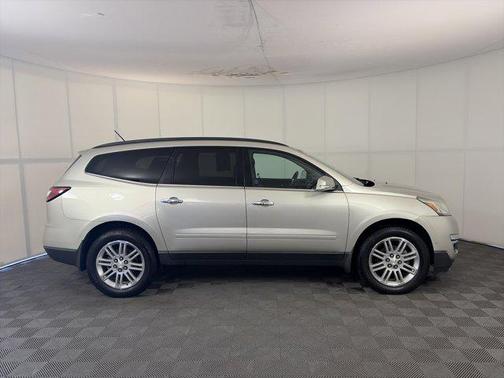 Champagne Silver Metallic 2014 Chevrolet Traverse 1LT