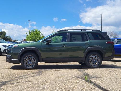 Deep Emerald Green Pearl 2026 Subaru Outback Premium