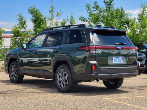 Deep Emerald Green Pearl 2026 Subaru Outback Premium