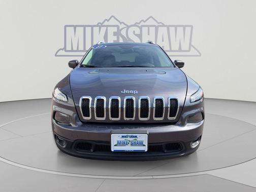 Granite Crystal Metallic Clearcoat 2017 Jeep Cherokee Latitude