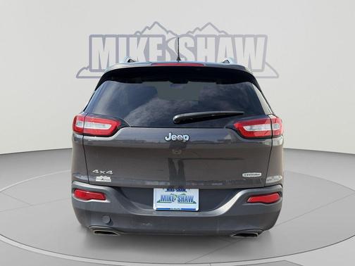 Granite Crystal Metallic Clearcoat 2017 Jeep Cherokee Latitude
